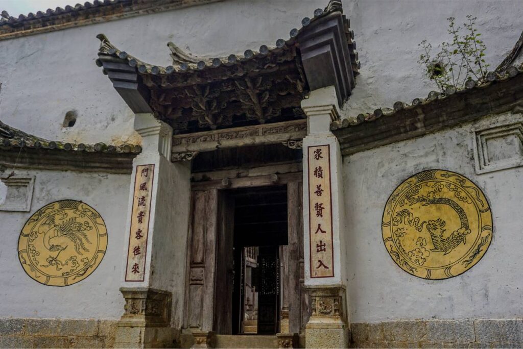 hmong-king-palace-2