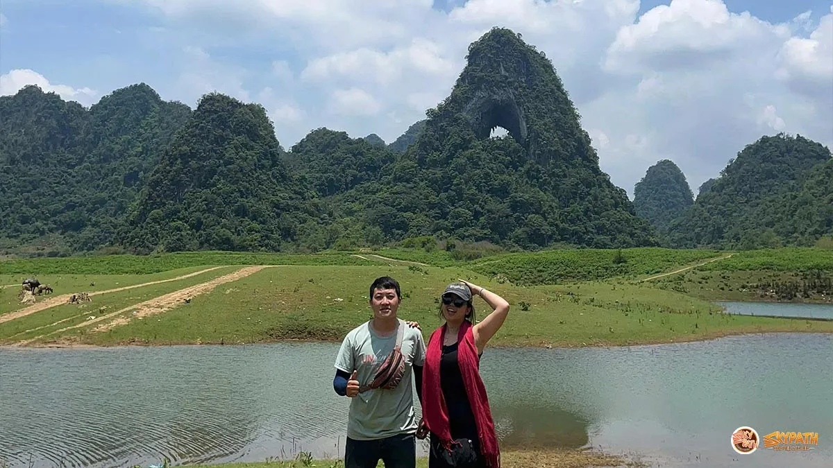 Travelers riding through Ha Giang and Cao Bang on a 5D4N tour