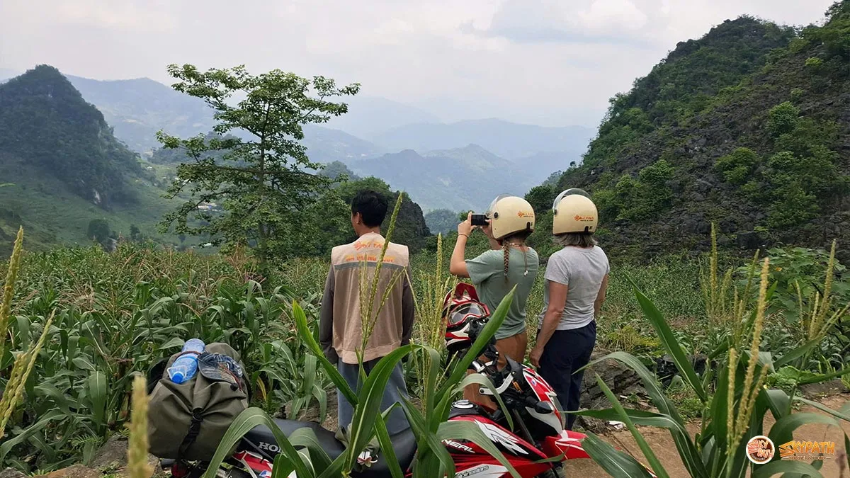 Winding mountain road between Ha Giang and Cao Bang